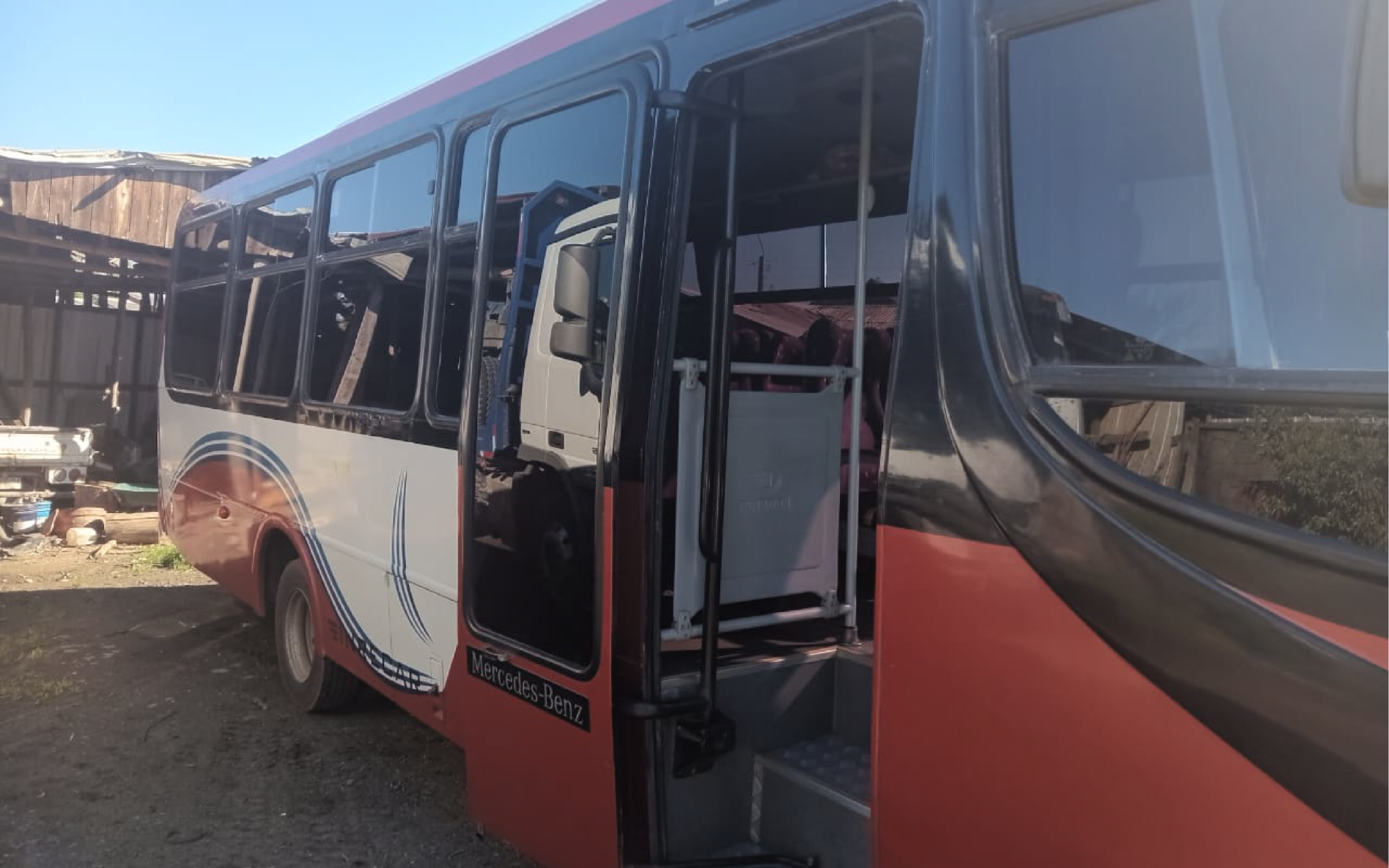 Taxi Bus marca Mercedes Benz